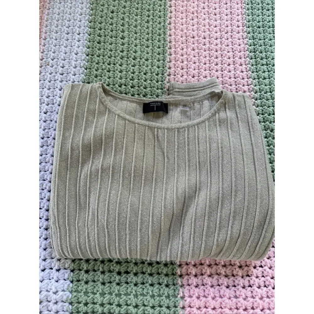 Women’s Medium Tahari Gold Flecked Cropped Sweater Long Sleeve Dressy Stretchy
